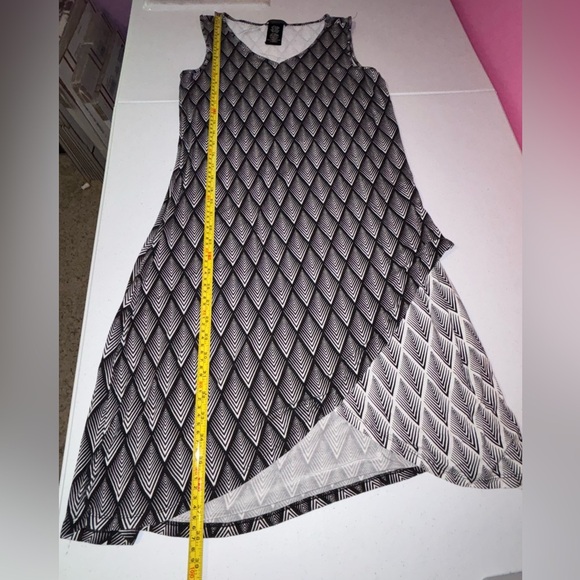 Design History Black and White Asymmetrical Dress - Picture 10 of 10